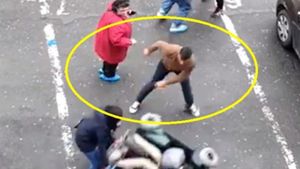 A fost prins bărbatul din Cluj care a trântit la pământ o femeie aflată în scaunul cu rotile VIDEO