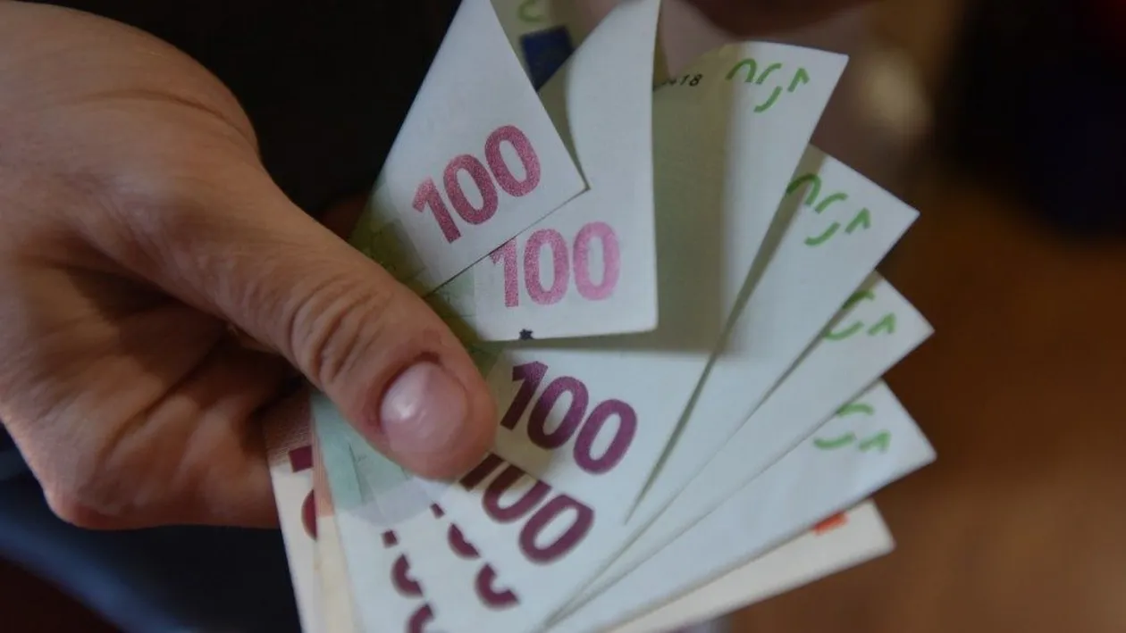 Curs valutar 9 august 2019. Euro a scăzut mult. Câți lei valorează azi moneda europeană