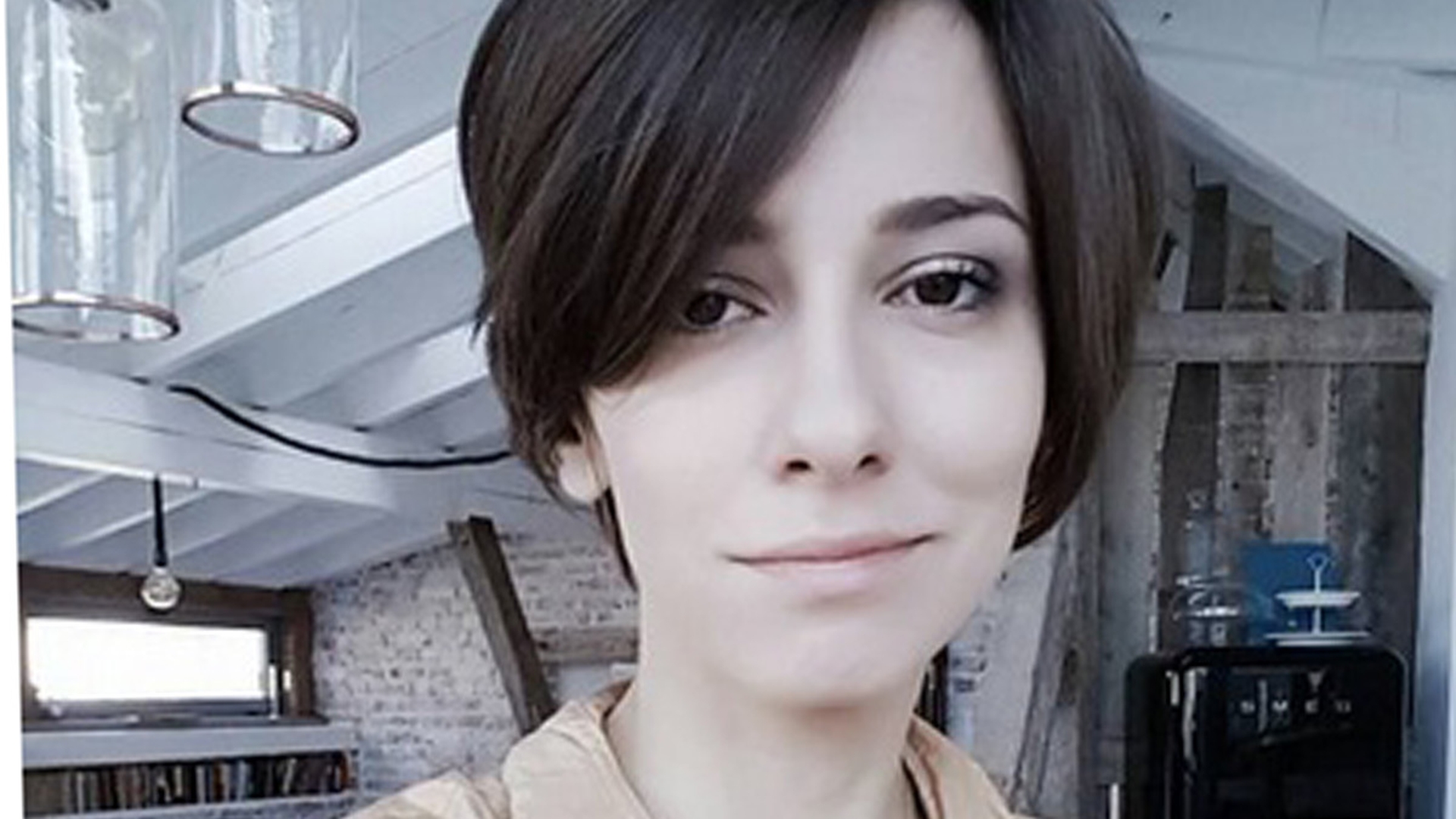 DANA ROGOZ, transformată total după ce şi-a schimbat din nou coafura