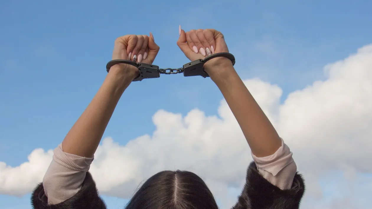 O româncă s-a îndrăgostit de instructorul de fitness spaniol! Ce a putut să-i facă bărbatului? A fost arestată pe loc