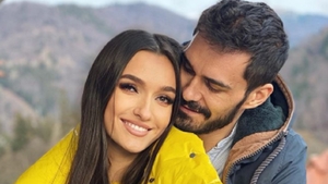 Cum a surprins-o George Burcea pe Viviana Sposub, de Crăciun. Nici cu Andreea Bălan nu făcea asta prea des!