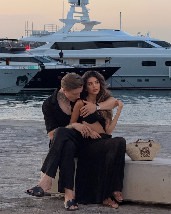 Valerie Lungu, acuzată că și-a “umflat” contul de Insta cu boți! Influencerița le-a închis gura cârcotașilor: “Pot să fiu și eu ca Marilu și să mă cert cu Alex”