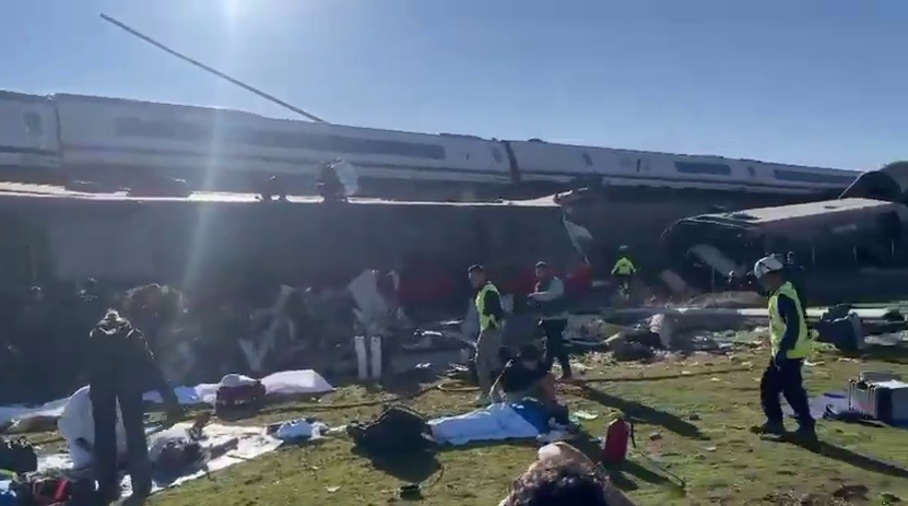 Tragedie de proporții în Spania! Cel puțin 46 de morți în urma ciocnirii a două trenuri de mare viteză