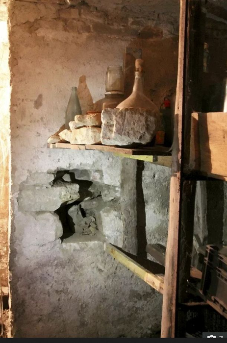 Descoperirea bizară făcută de doi tineri din Bistrița a ajuns în presa internațională. Ce au găsit în casa bunicilor