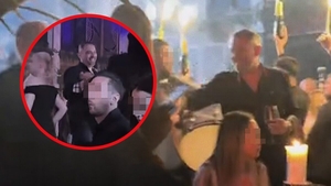Romică a bulversat clubul cu un ”vagon” de șampanii și artificii ca în Dubai! Imaginile luxului debordant cu nababul care fabrică miliarde din contracte cu Armata