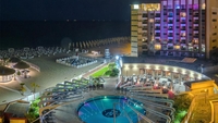 Turist olandez, scandalizat de cazarea din hotelul Vega (5 stele) din Mamaia. Cum arătau camerele, de fapt, și ce a primit să mănânce, după ce a comandat un burger