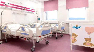 NOILE SALARII ale medicilor și asistenților din 2027. Cât ar urma să câștige în noua lege a salarizării