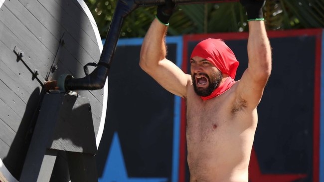 Ion Oncescu a ajuns în România, după ce a părăsit competiția "Exatlon"! Cine îi este alături de 27 de ani, dar nu se înțelege cu părinții sportivului