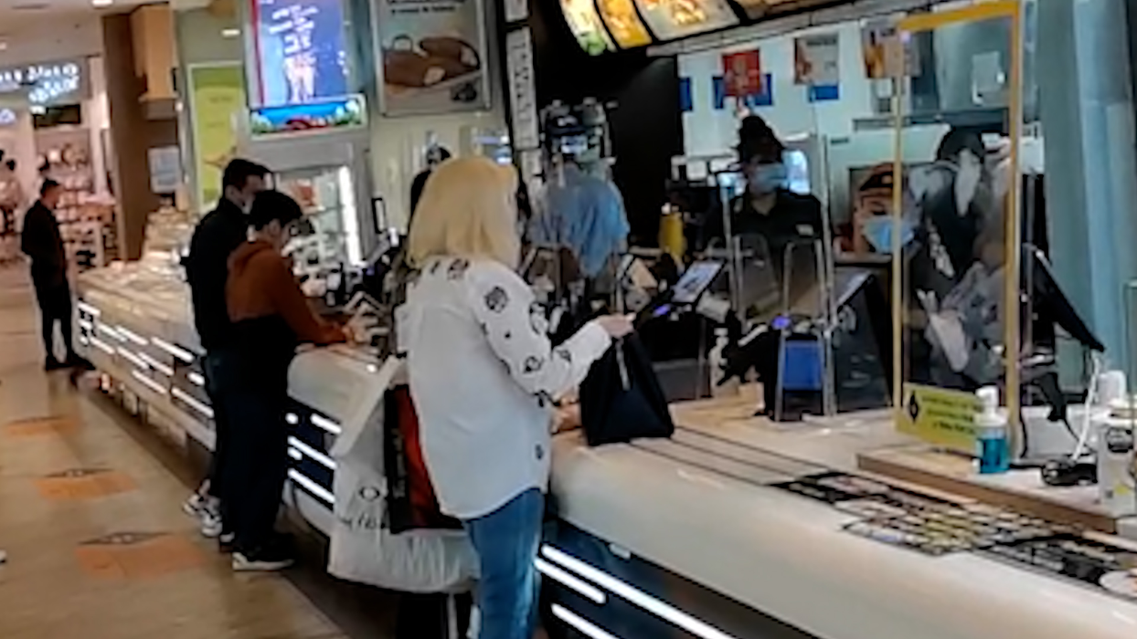 Fostul premier, la coadă la  McDonald’s