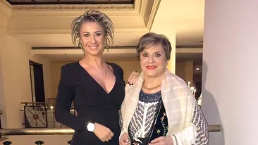 O nouă fotografie a Ionelei Prodan cu fiica ei, Anamaria! Cum s-au pozat cele două. Surpriză: cine a însoţit-o pe sexy-impresară în vizita la spital!