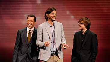 Ashton Kutcher si-a prelungit contractul pentru Two and a half men! Vezi cati bani ia pentru un episod!