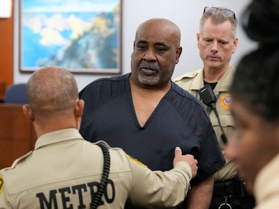 Bărbatul condamnat pentru uciderea lui Tupac Shakur și-a aflat pedeapsa, la 30 de ani de la crimă. Câți ani va petrece în închisoare