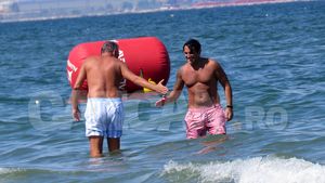 Rar vezi asemenea imagini Syda a bătut cuba în mare cu ”unchiul” Videanu!