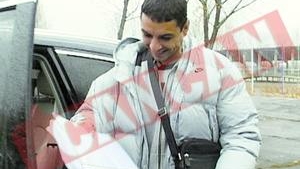 Uhrin i-a aratat usa lui Ganea