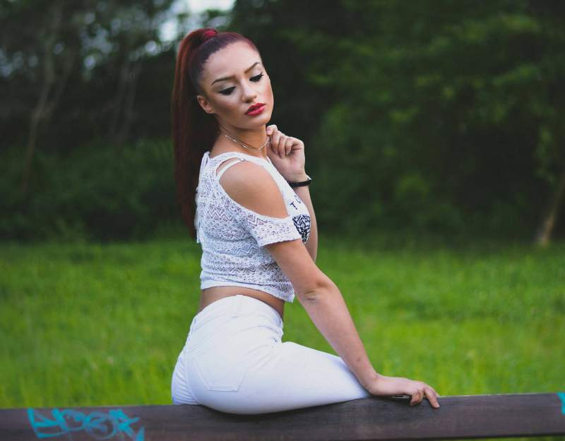 Andreina, tânăra care a omorât un bărbat pe o trecere de pieton din Târgoviște după ce s-a drogat, a fost eliberată. Ce a făcut când a văzut jurnaliștii