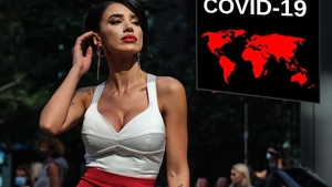 Infectată cu COVID-19, Adelina Pestrițu și-a alarmat apropiații și fanii! Gestul îngrijorător făcut în public de fosta prezentatoare de la Kanal D