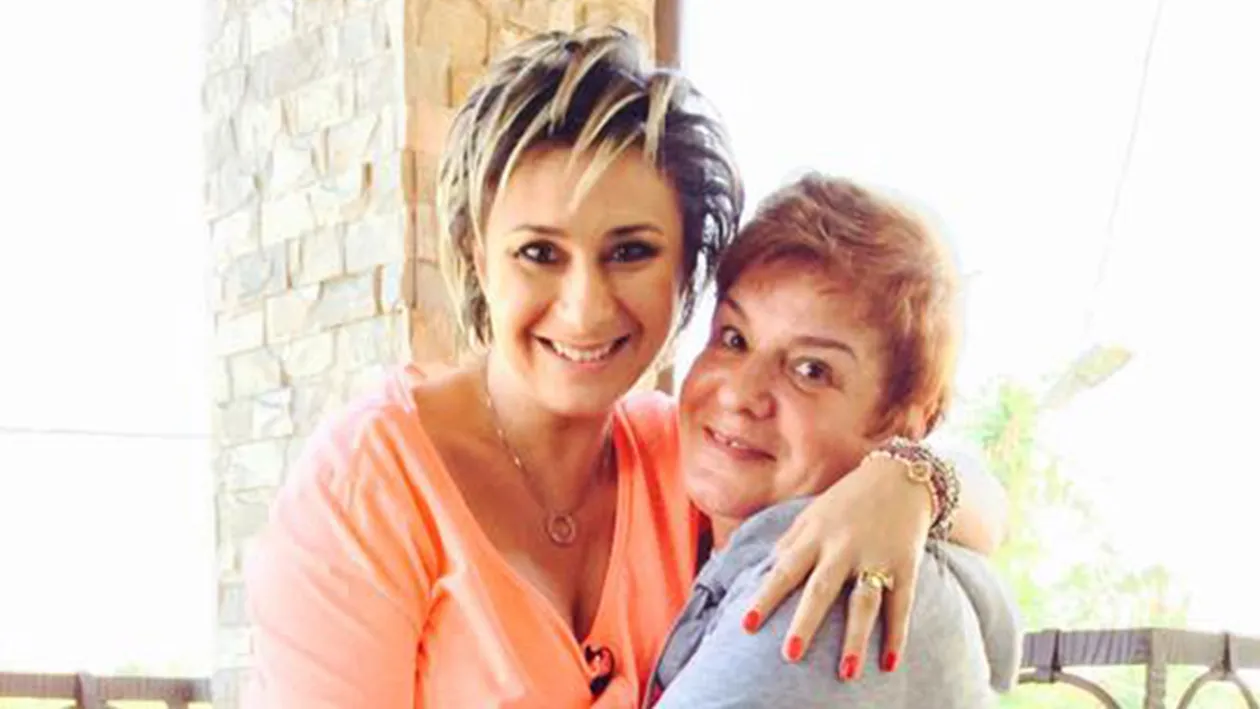 La doar o lună de când a anunţat că a slăbit 30 de kilograme, IONELA PRODAN s-a pozat alături de ANAMARIA şi... Mii de reacţii au apărut instantaneu!
