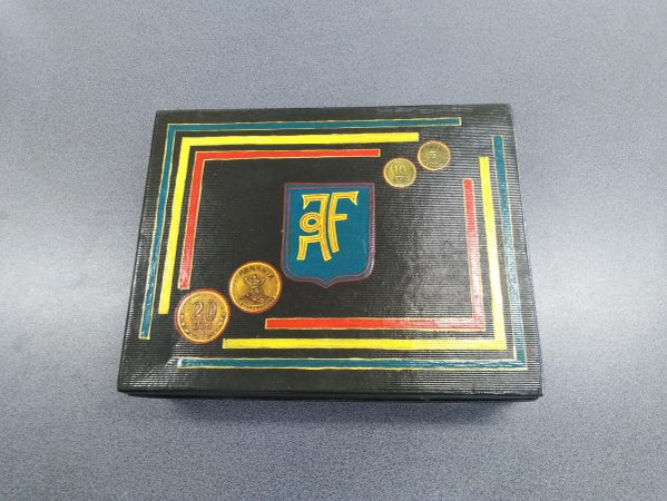 Florin Antonescu e foarte mândru de colecțiile sale