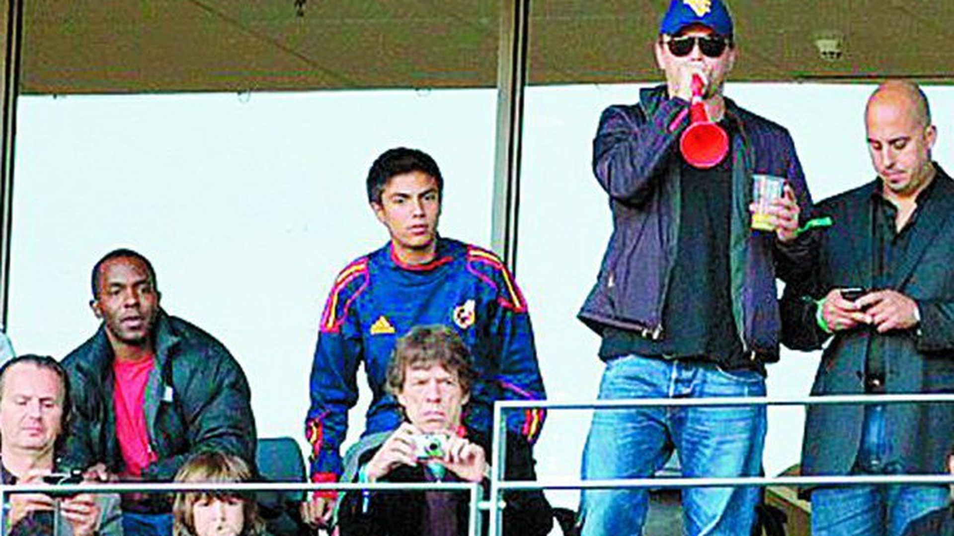 Di Caprio l-a stresat pe Mick Jagger cu vuvuzela