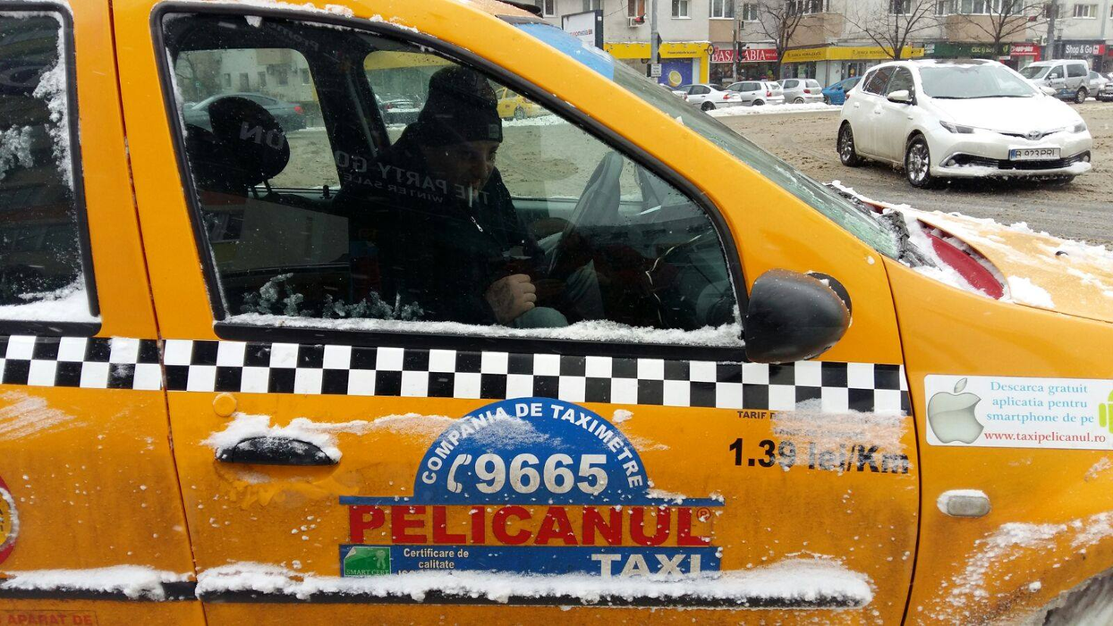 Un medic cardiolog, dat jos din mașină și lovit de un taximetrist! Bărbatul l-a rugat pe șofer să nu fumeze în timpul cursei, dar ce a urmat întrece orice imaginație