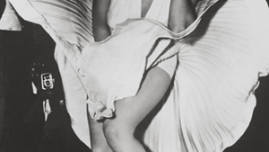 O rochie a lui Marilyn Monroe a fost vanduta cu 4,6 milioane de dolari