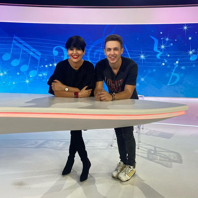 Vedeta de la Kanal D explică în detaliu cum a reușit să se mențină pozitivă după ce și-a pierdut părinții / (Foto: Instagram.com)