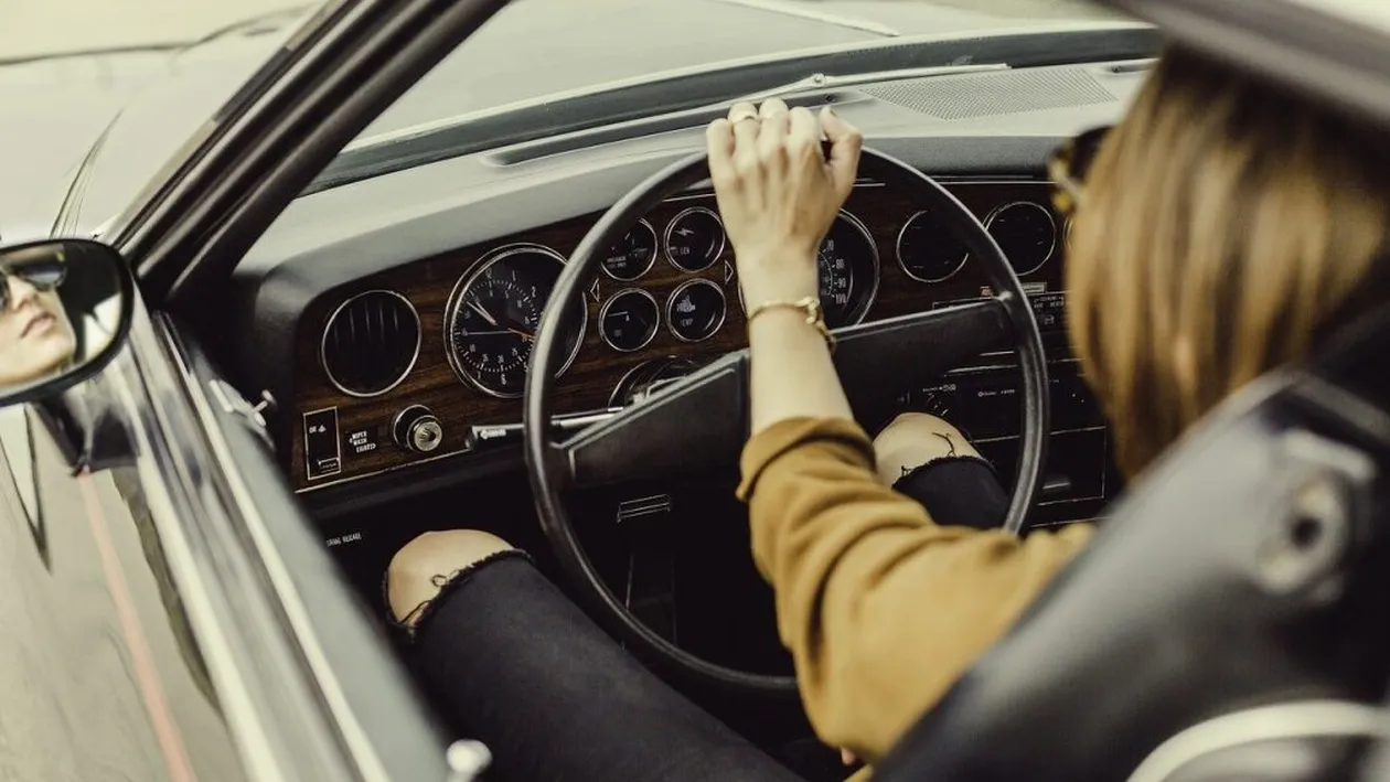 VIDEO | Motivul bizar pentru care o șoferiță a fost oprită de poliție în București