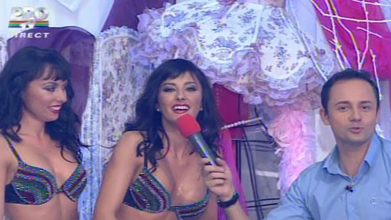 VIDEO SUPER SEXY! Cheeky Girls au facut baie in direct la TV! Uite cum s-au spalat una pe cealalta!