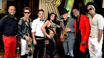 VIDEO Mandinga este invidiata de toata lumea! Nici macar Elena Gheorghe nu i-a sunat ca sa ii felicite! Vezi ce zic baietii din trupa despre ea