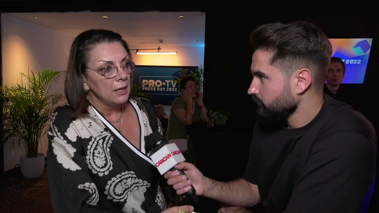 Carmen Tănase: "Mie îmi place, că mie îmi trimit oamenii, eu nu am timp să mă uit sau să zapez, dar îmi trimit oamenii secvențe pe care eu le-am uitat, vă dați seama, de atâția ani!" (Foto: CANCAN.RO)