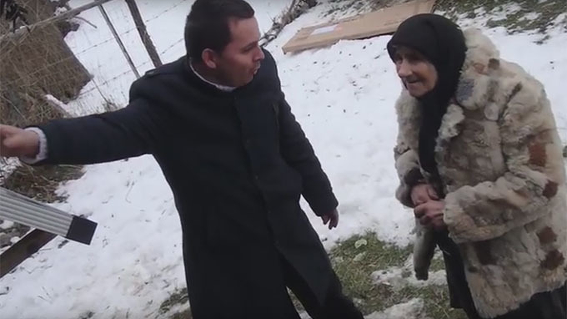 O femeie de 84 de ani a aprins pentru prima dată în viaţa ei un bec! Povestea incredibilă a lui tanti Salvina