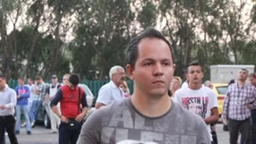 Cosmin si-a pierdut casa in incendiul din complexul rezidential, dar e fericit ca pompierii au reusit sa-i salveze prietenul! Povestea lui Zuzu, iepurasul norocos!