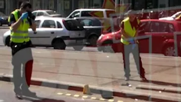 VIDEO SOCANT Balta de sange la intrarea in Pasajul Obor! Un motociclist a lovit in plin un pieton care traversa neregulamentar!