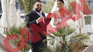 Ce obicei străvechi au respectat la nuntă Florin Salam şi Roxana Dobre? Foto EXCLUSIV de la "turta miresei". Ce semnifică această tradiţie