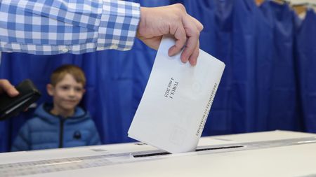 Cum arată buletinele de vot? BEC a publicat modelul pentru turul 2 al alegerilor prezidențiale