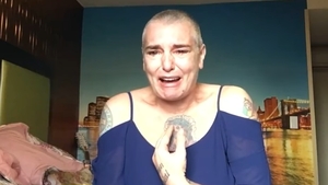 Sinead O'Connor, video tulburător în care vorbeşte despre sinucidere! Cântăreaţa mărturiseşte cu lacrimi în ochi cât îi e de greu să lupte cu bolile mintale