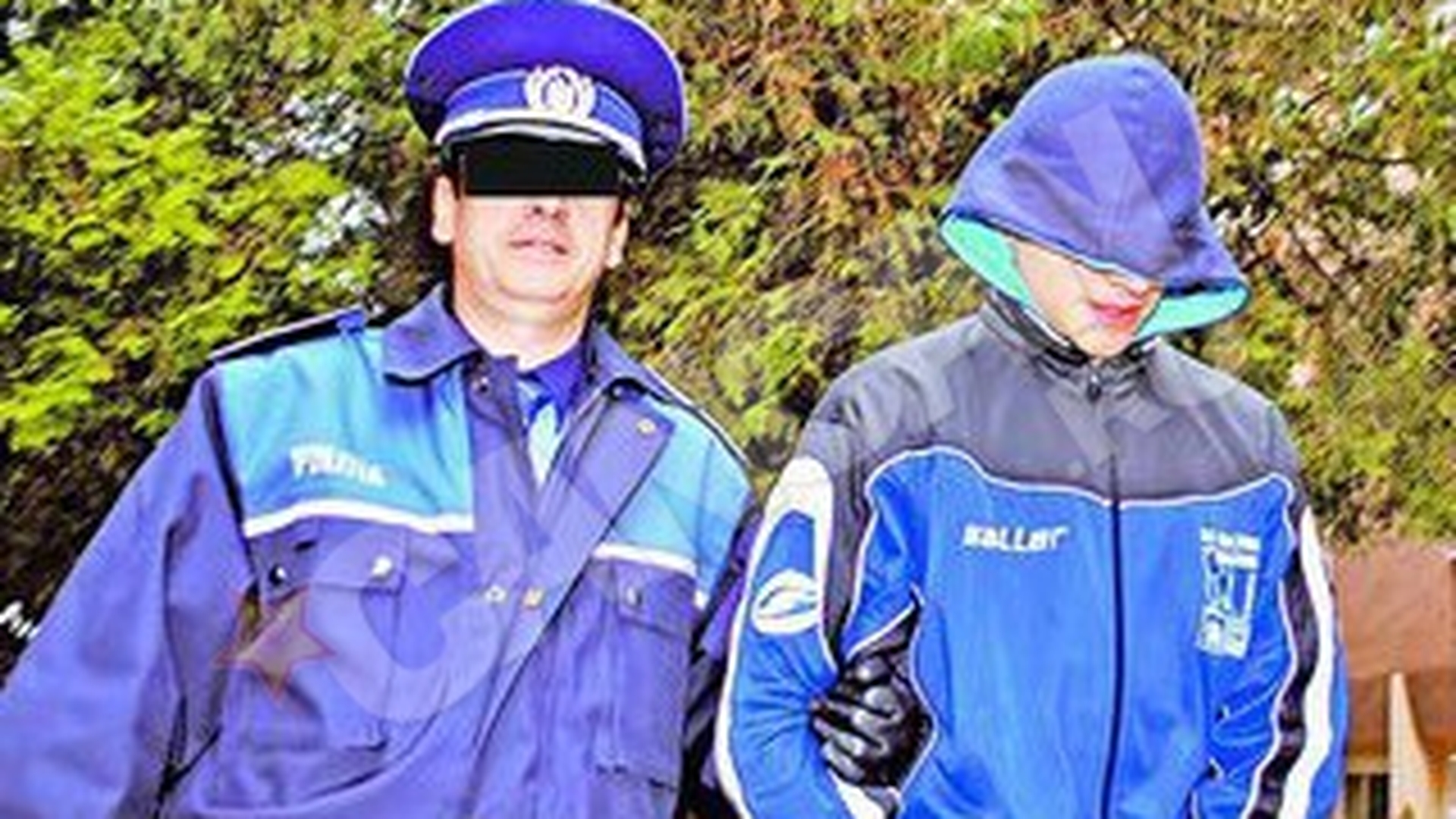 Un tanar de 17 ani s-a jucat periculos. A spart magazinul cu arme si a furat doua pistoale