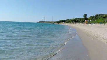 Destinația tot mai preferată de români. Locul în care apa are nuanțe superbe, iar haosul de pe litoral dispare
