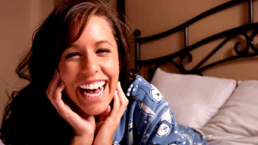 Femeile reactioneza mai incet la glume