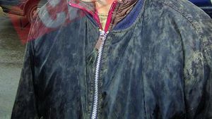 Nevasta jucata la poker se intoarce acasa conditionat