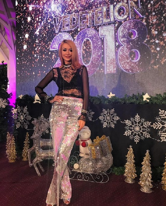 Denisa de la "Bambi" şi iubitul ei formează un cuplu dinainte de Crăciunul anului trecut.  Sursa foto: Instagram