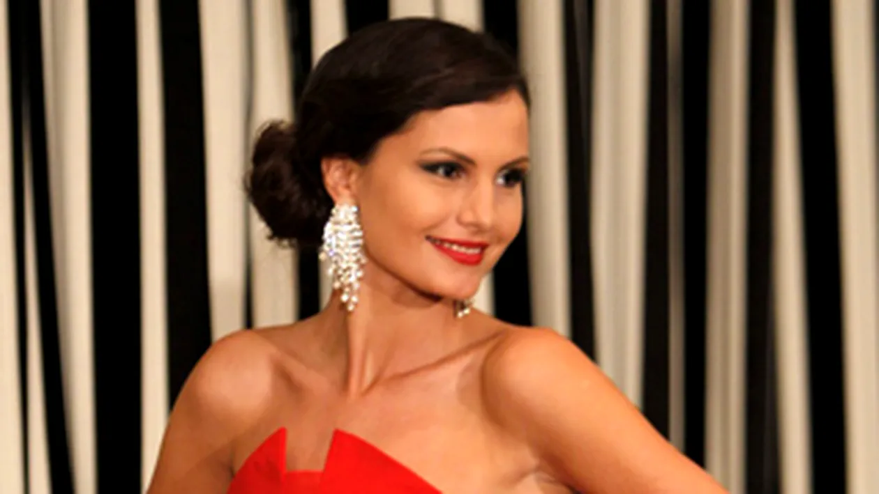 Ea este cea mai frumoasa femeie din Romania! VEZI Cine ne va reprezenta la Miss Univers 2011
