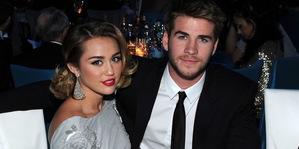 MILEY CYRUS ar fi însărcinată cu primul ei copil! Iată fotografia care trădează burtica de gravidă