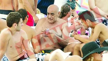 A jucat poker pe 5 lei!