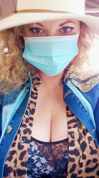 Oana Lis a aflat ieri că tatăl său a murit / Sursă foto: Facebook