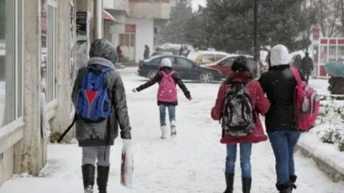 Veste bună pentru elevi! Stau mai mult în vacanță. Când se întorc la școală