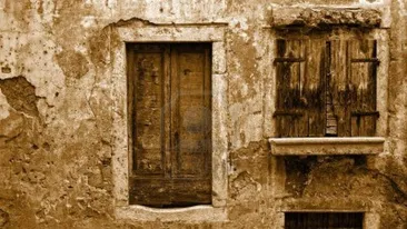 Descoperirea care i-a schimbat viaţa! Ce a găsit un bărbat in peretii casei, in timp ce se ocupa de renovări