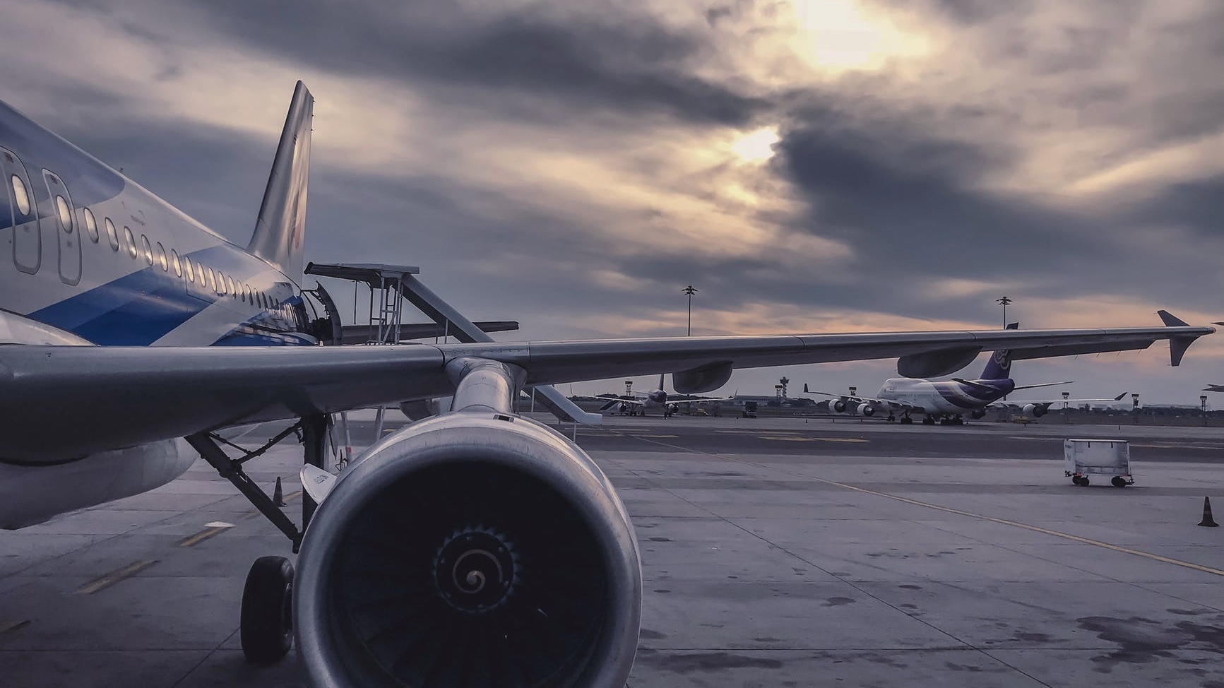 Momente de panică pe aeroportul Henri Coandă. O cursă TAROM s-a întors de urgență pe pistă