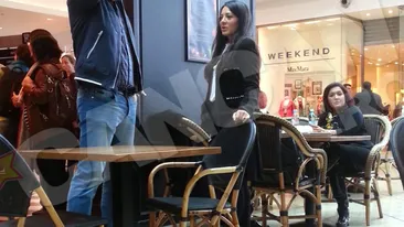 Daca vede Vanghelie, moare de ciuda! Dulce i-a vorbit, apoi s-a unduit… Oana Mizil, intalnire misterioasa cu un barbat, la mall!