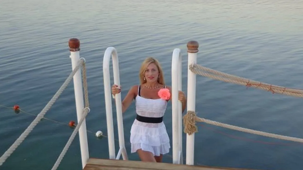 O cantareata de muzica populara a vazut moartea cu ochii! A fost la un pas sa se prabuseasca cu avionul!